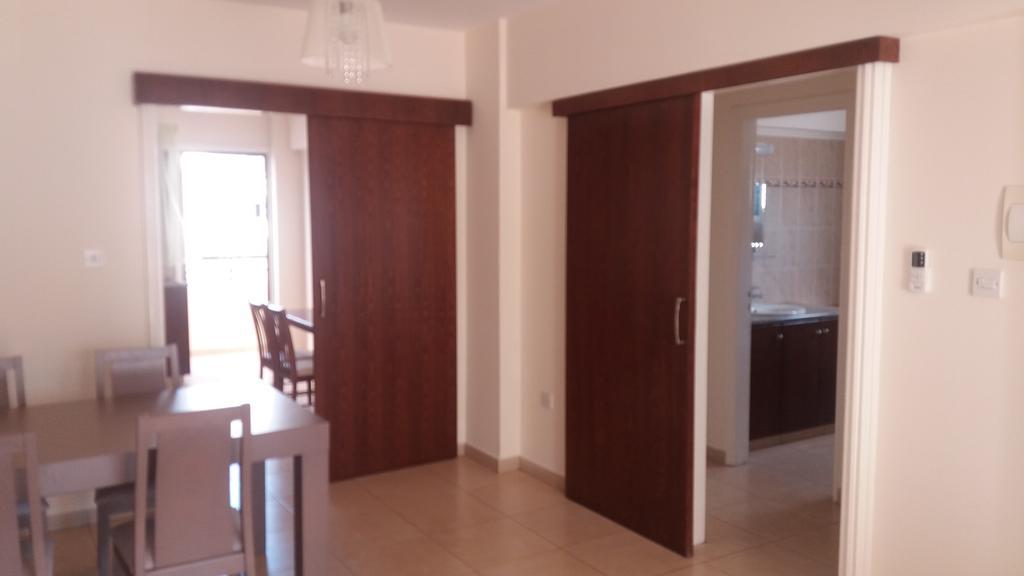 101 Mandritis Court Apartment Larnaca Exterior foto