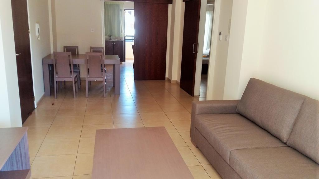 101 Mandritis Court Apartment Larnaca Exterior foto