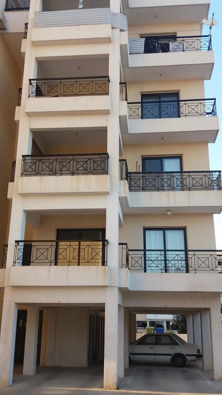 101 Mandritis Court Apartment Larnaca Exterior foto