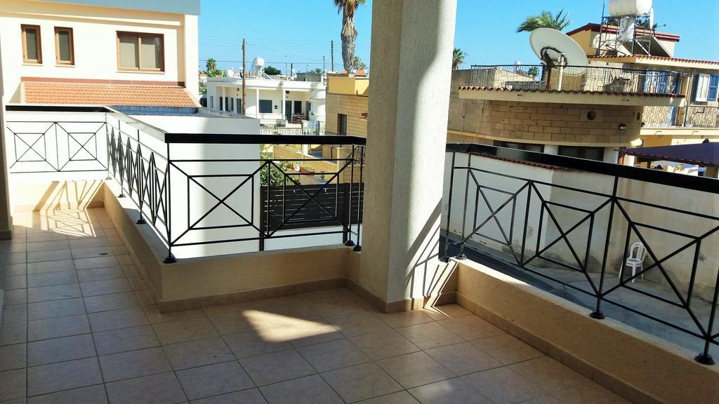 101 Mandritis Court Apartment Larnaca Exterior foto