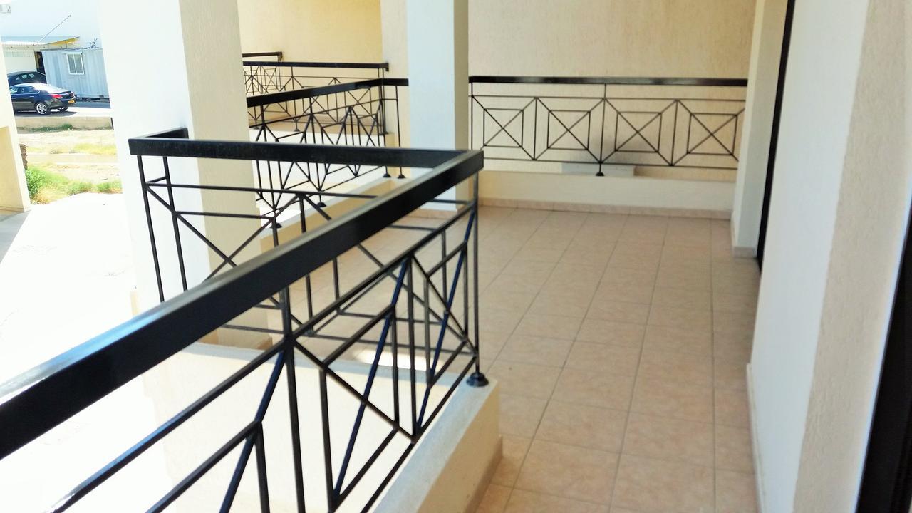 101 Mandritis Court Apartment Larnaca Exterior foto
